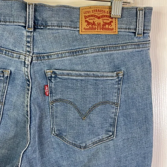 Levi Light Wash High Rise Bermuda Shorts - Picture 6 of 8